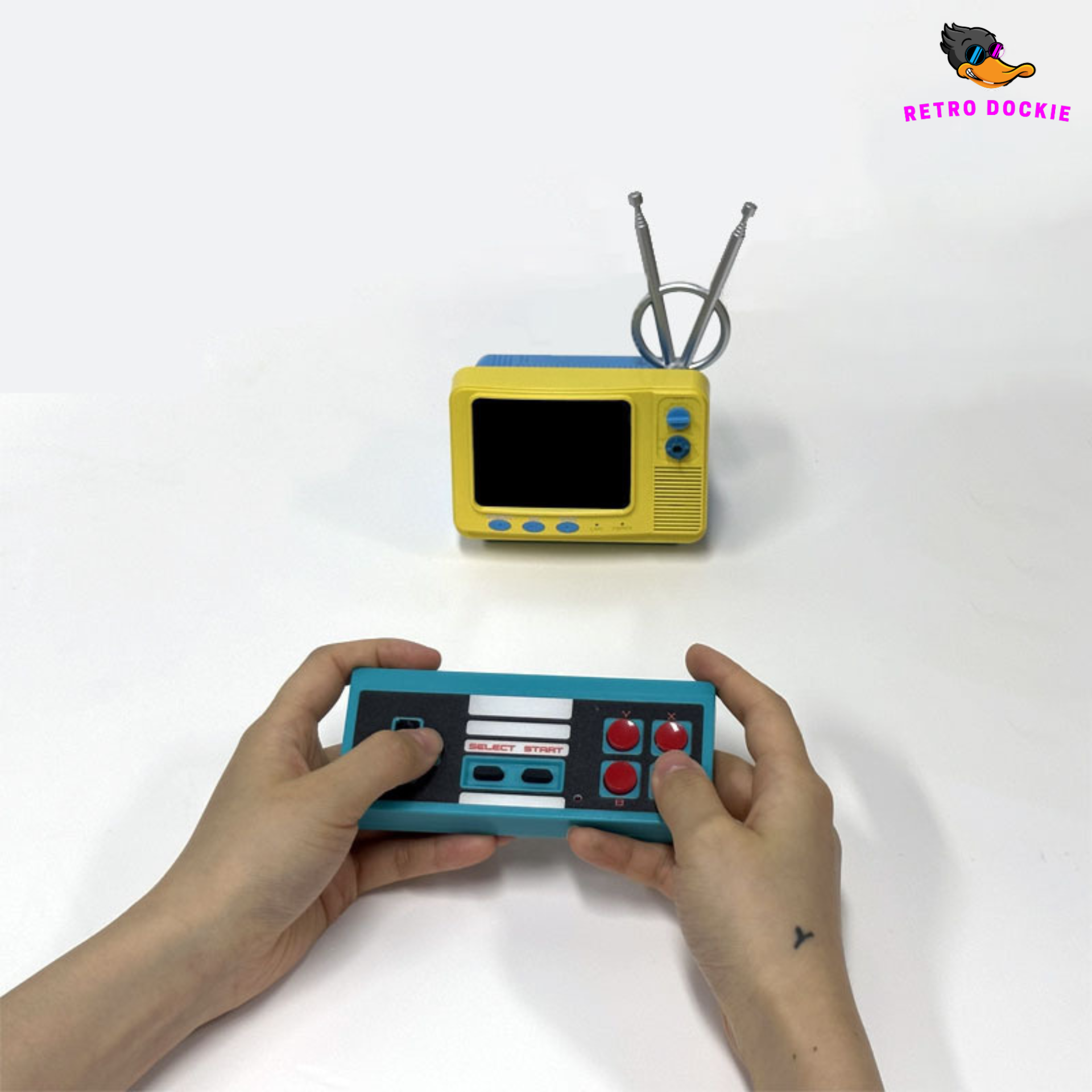 🎮Handheld Games🎮 Classic Retro Video Game Console with a 3.0-inch Screen and Mini Electronic TV-style Stand